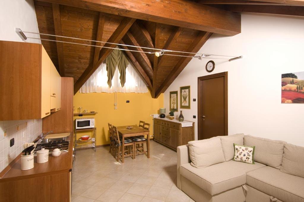 Appartamenti Villa Anna Melegnano Bagian luar foto