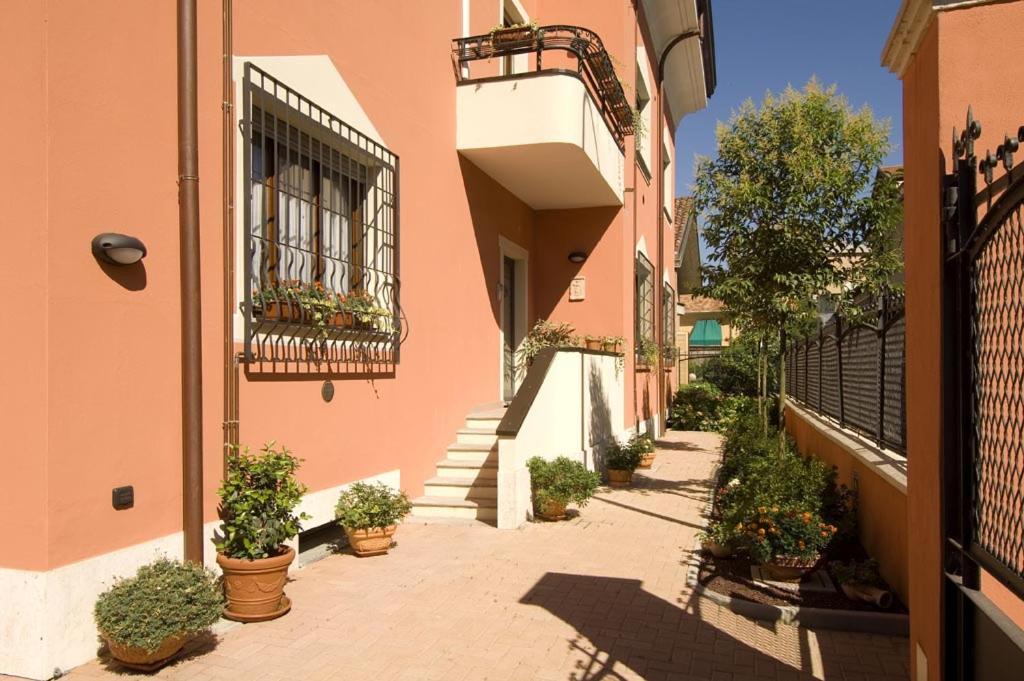 Appartamenti Villa Anna Melegnano Bagian luar foto